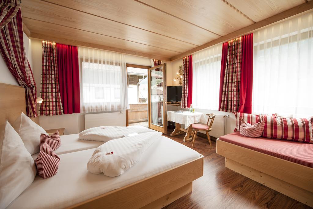 Hotel Angelika Neustift im Stubaital Szoba fotó